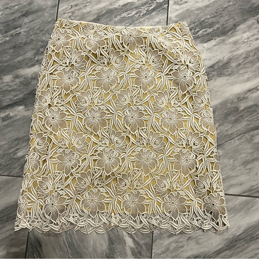 Burberry lace skirt